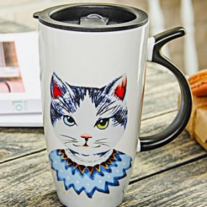 480ml DIDELĖS TALPOS, KERAMIKINIS, PUODELIS SU DANGTELIU, SU KATĖS UODEGOS FORMOS RANKENA, DEKORUOTAS SPALVOTU PIEŠINIU-KATINU (Kopija)