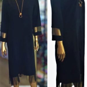 MOTERIŠKA, ELEGANTIŠKA, PUOŠNI, MIDI, JUODA SUKNELĖ SU TIULIO RANKOVĖMIS IR TIULIO RAUKINIAIS APAČIOJE S M L
