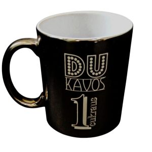 300ml JUODAS, KERAMIKINIS PUODELIS ARBATAI, KAVAI SU AUKSO SPALVOS UŽRAŠU, SPAUDA „Du kavos, vienas cukraus“